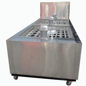 cylindrique de la crème glacée faisant la machine