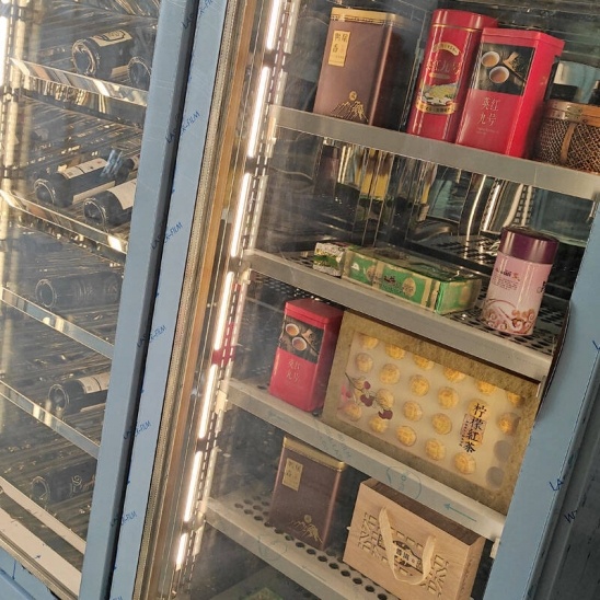 réfrigérateur à vin rouge et à thé personnalisé à double température à deux portes en verre 